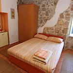Lovely Es Apartmán Umag