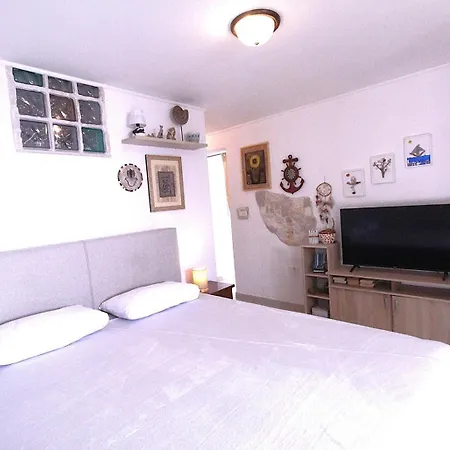 Apartman Lovely Es *